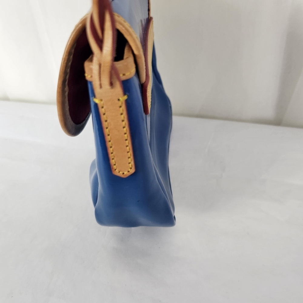 Dooney & Bourke Flap Pleated Crossbody bag ocean blue patent leather - Picture 5 of 14